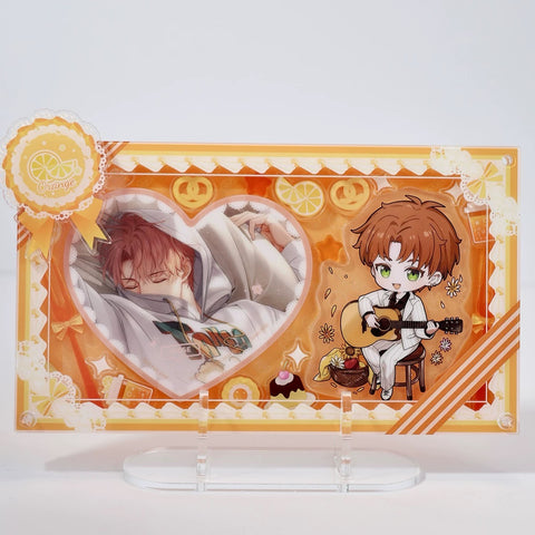 ［推し活グッズ］アクリルフレーム【Q8C2J2】
