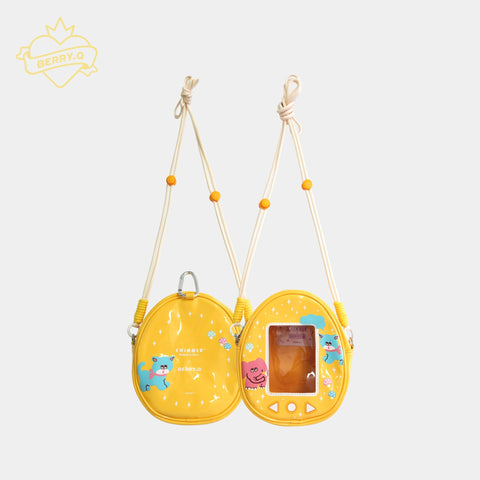 ［SWIMMER］コラボ 海外限定痛 たまごっち型 痛バッグ【YE36VH】