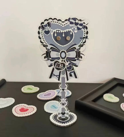 ［推し活グッズ］缶バッジ用 スタンド【HNW9O9】