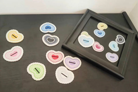 ［推し活グッズ］缶バッジ用 スタンド【HNW9O9】