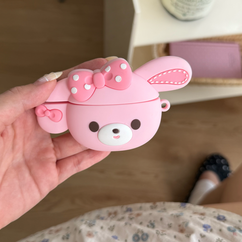 ［サンリオ ］ボンボンリボ イヤホンケース Airpods Pro 1/2/3/4【UWRKO8】