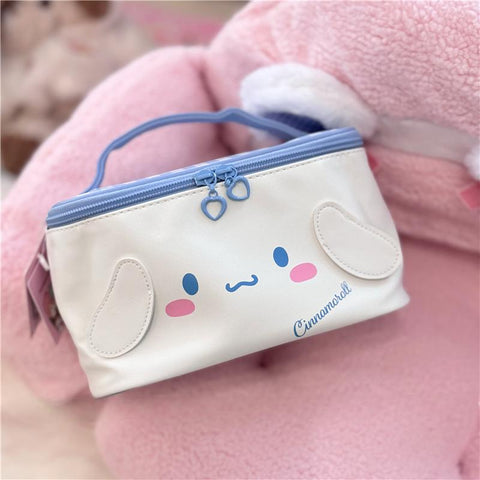 [サンリオ］コスメ バッグ